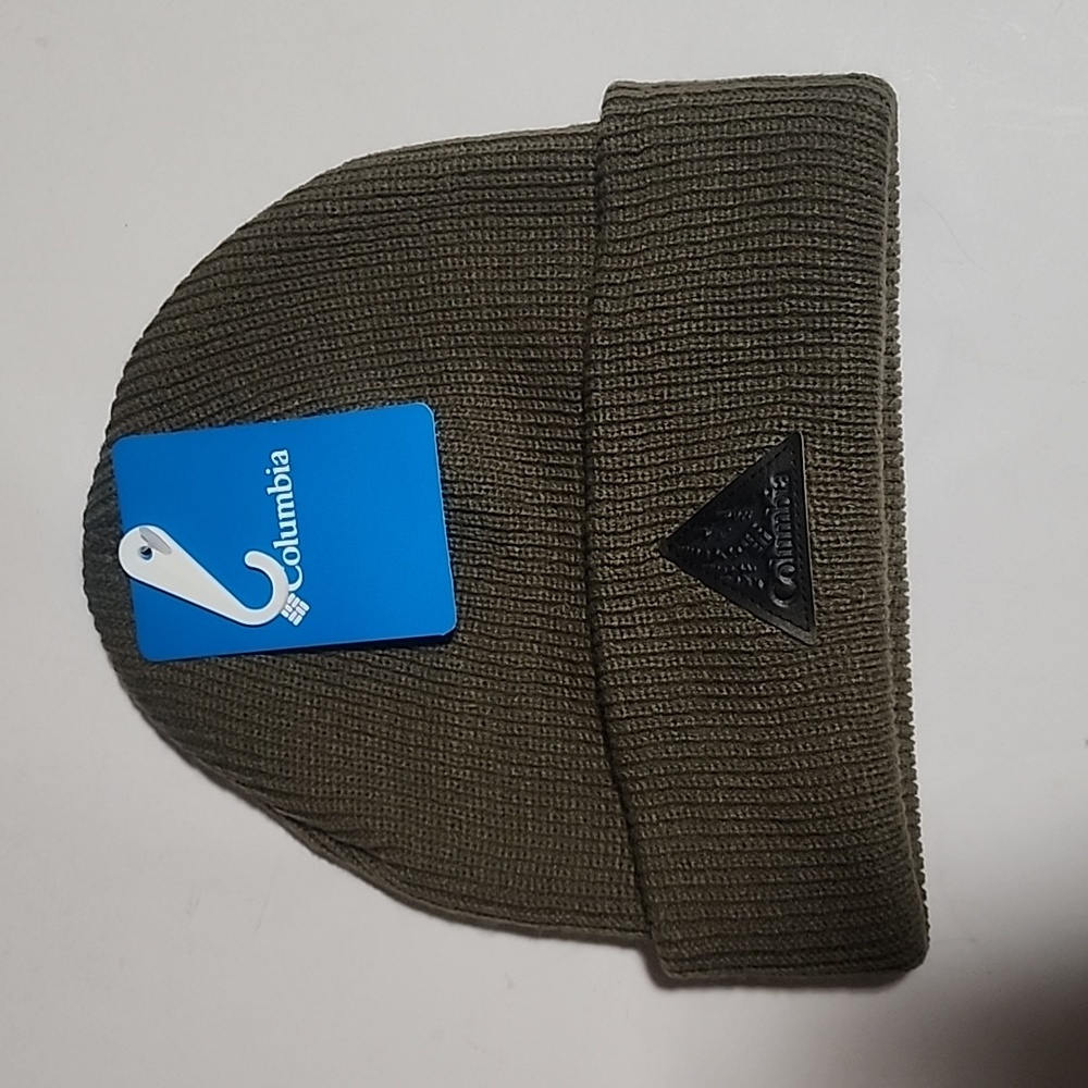 NWT Columbia thin knit hat OS